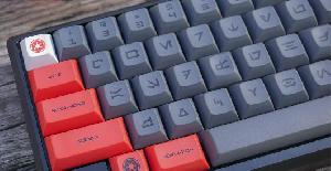 Un teclado oficial de Star Wars con el alfabeto Aurebesh