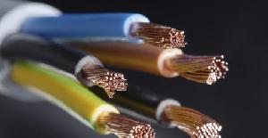 105 Gbps: Los cables poliméricos son el doble de rápidos que Thunderbolt 4